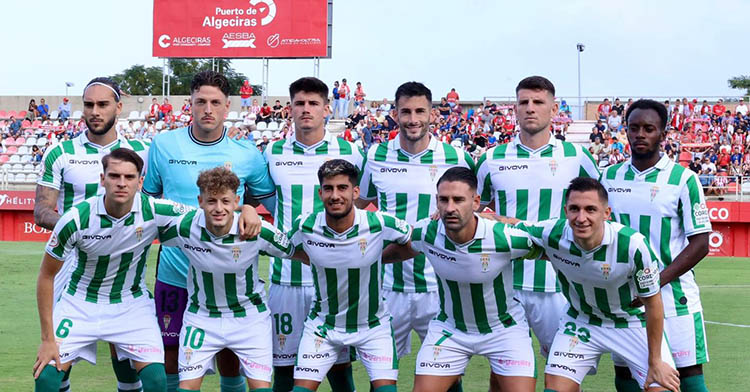 El once inicial del Córdoba en Algeciras con el debut como titular de Alberto Toril.