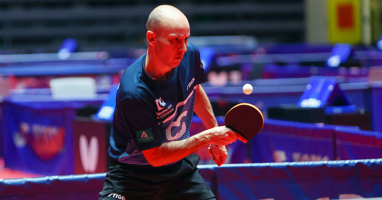 Carlos Machado tocando la pelota con maestría. Foto: RFETM