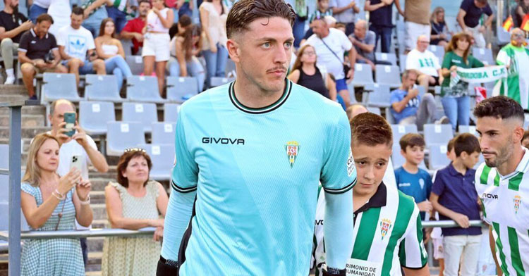 Carlos Marín saltando al campo el pasado sábado. Foto: CCF