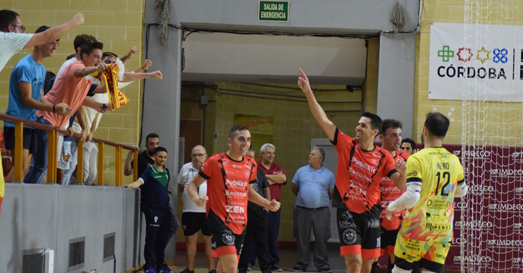 Un lance del derbi del pasado curso entre Córdoba Futsal Patrimonio y Beconet Bujalance. Foto: http://cdbujalancefs.blogspot.com/