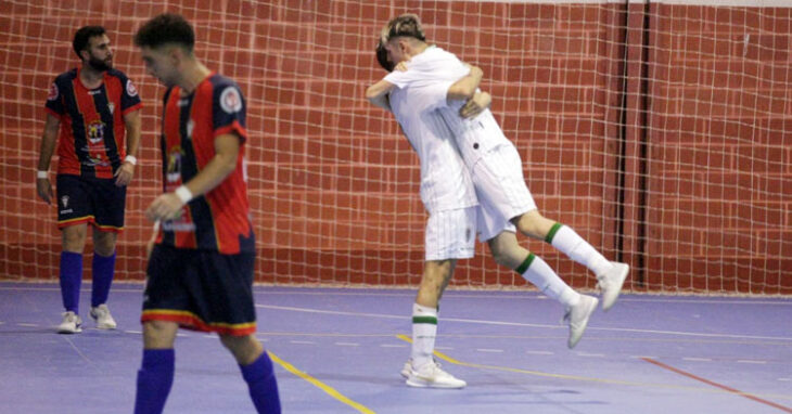 Los jugadores blanquiverdes celebrando uno de sus goles. Foto: Córdoba Futsal