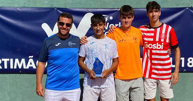 El pozoalbense Alejandro López en tierras lusitanas tras alcanzar su primera final internacional.