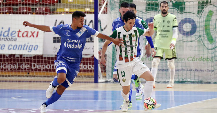 Kenji en el partido contra el Manzanares de liga. Foto: Córdoba Futsal