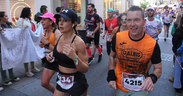 Varios atleta en la pasada edición de la Media Maratón de Córdoba.