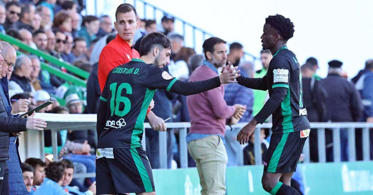 Christian Delgado en el momento de entrar al campo supliendo a Adilson. Foto: CCF