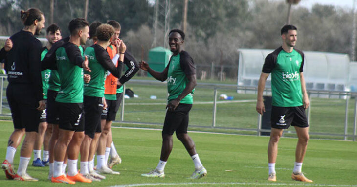 Diarra celebrando su gol en uno de los tiros a puerta desde la frontal.