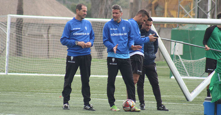 Diego Caro junto a Gaspar en un entrenamiento del Córdoba B
