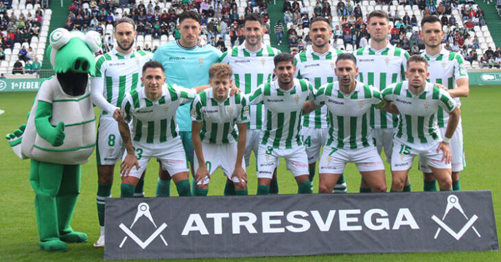 El once del Córdoba ante el Ceuta con la primera titularidad de Recio.