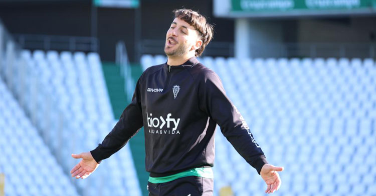 Adri Castellano en un gesto divertido en un entrenamiento. Foto: CCF