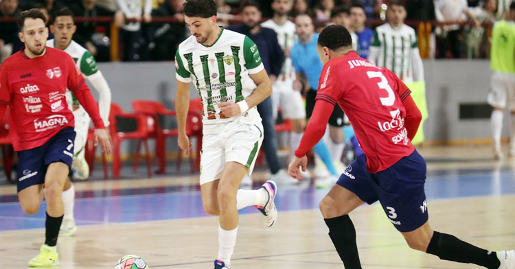 Zequi en el partido de su lesión, ante Osasuna Magna Xota. Foto: Córdoba Futsal