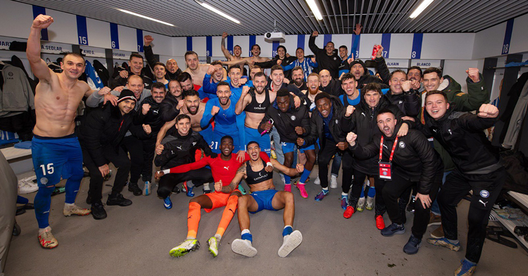 La plantilla del Alavés celebra su clasificación en Copa. Foto: Deportivo Alavés