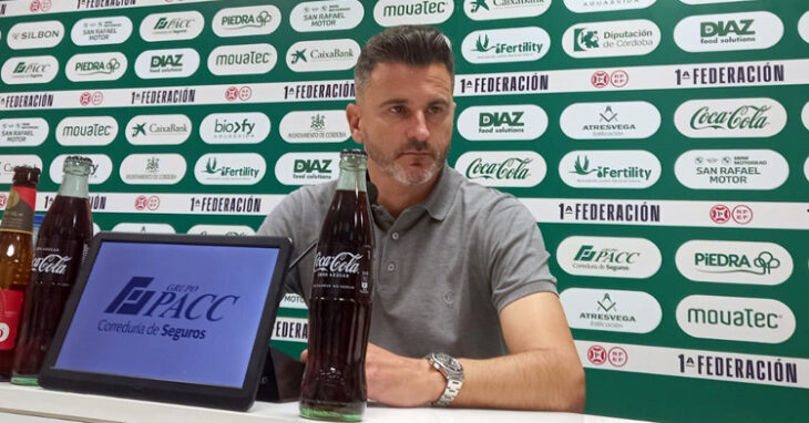 Iván Ania, en la rueda de prensa tras el partido ante el Murcia.