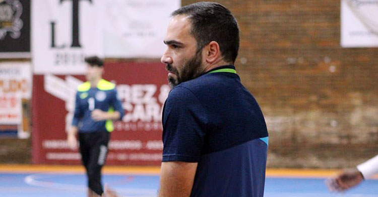 Jesús Díaz se encoge de hombros durante un partido. Foto: ARS Palma del Río