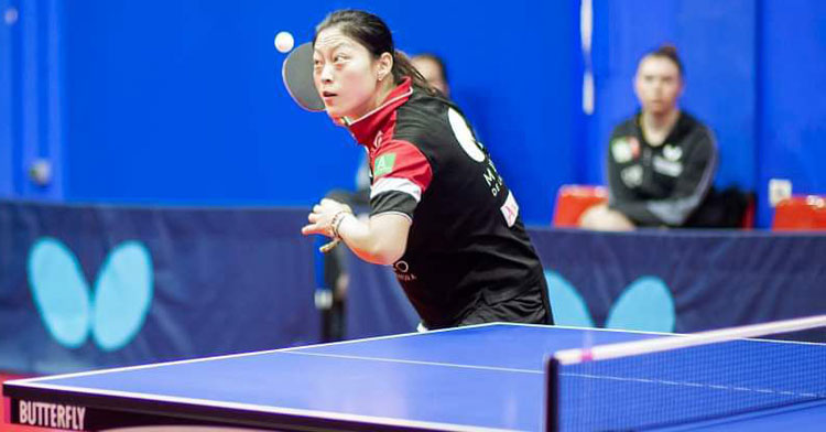 Jiaqi Meng al saque en un partido de este curso. Foto: CD Priego Mujer y Progreso