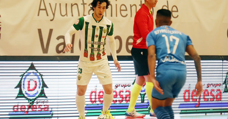 Kenji, en el partido ante el Valdepeñas de cierre del 2023. Foto: Córdoba Futsal