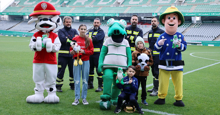 La simpática puesta de largo de la iniciativa solidaria del Córdoba-Castilla. Foto: CCF