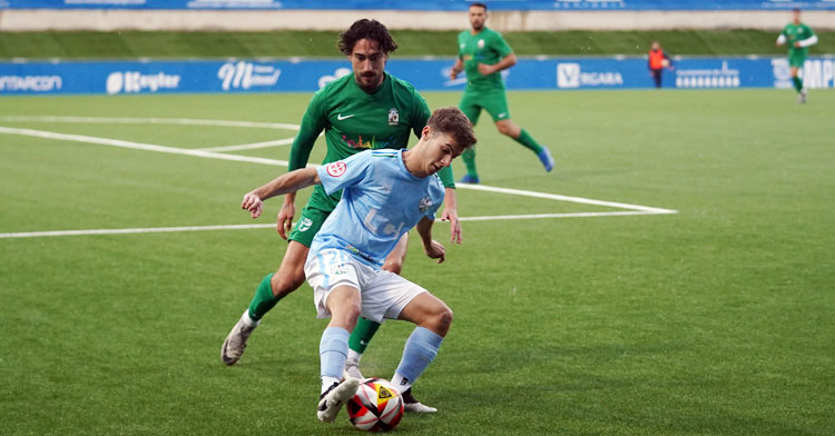 Un lance del Ciudad de Lucena ante la Selección Andaluza Sénior. Foto: Antonio Quintero / Ciudad de Lucena