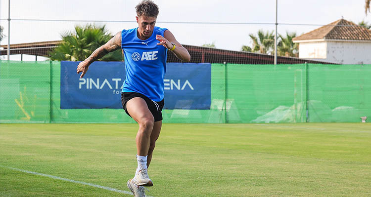 Manuel Raíllo entrenándose en las sesiones AFE del pasado verano cuando estaba en una fase incipiente de su recuperación.