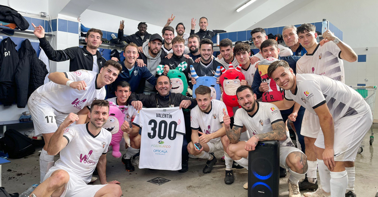 El Pozoblanco celebra su triunfo ante La Palma. Foto: CD Pozoblanco
