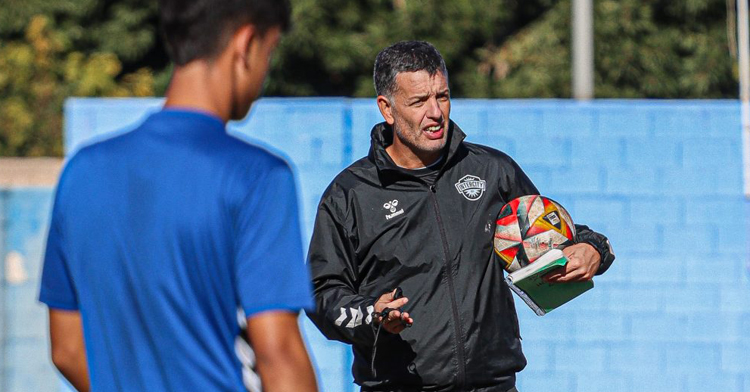 Héctor Sandroni, en un entrenamiento del Intercity. Foto: CF Intercity.