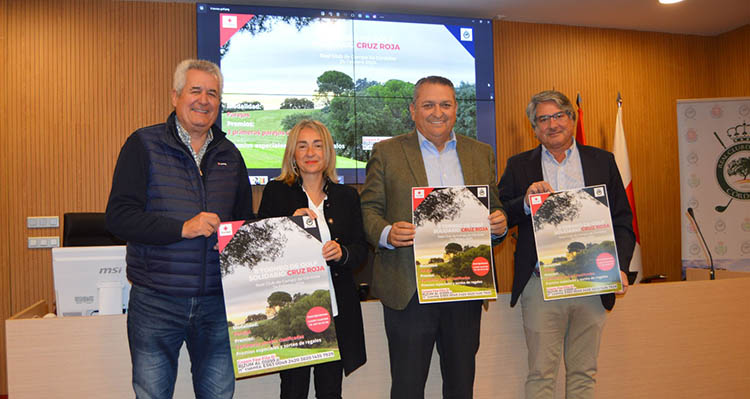 junto al presidente del Real Club de Campo, Nacho Arredondo, y Diego García-Ibarrola, miembro del consejo de administración.