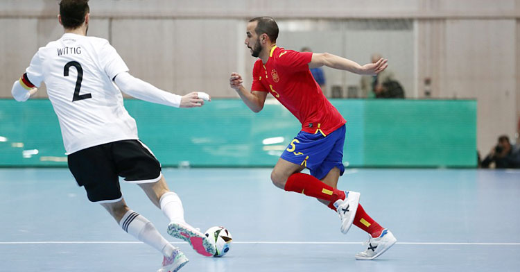 Boyis en un intento de desmarque en el amistoso contra Alemania. Foto: RFEF
