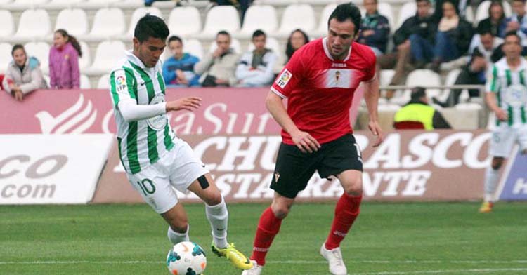 Uli Dávila en el Córdoba-Murcia del 29 de marzo de 2014.