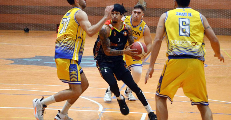 Isaiah Willis en un encuentro como minero. Foto: Picalcan / CP Peñarroya