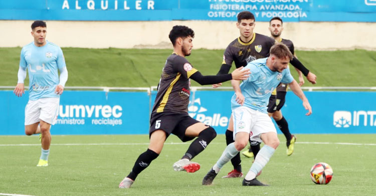 El equipo celeste busca nuevos triunfos de prestigio. Antonio Quintero / Ciudad de Lucena