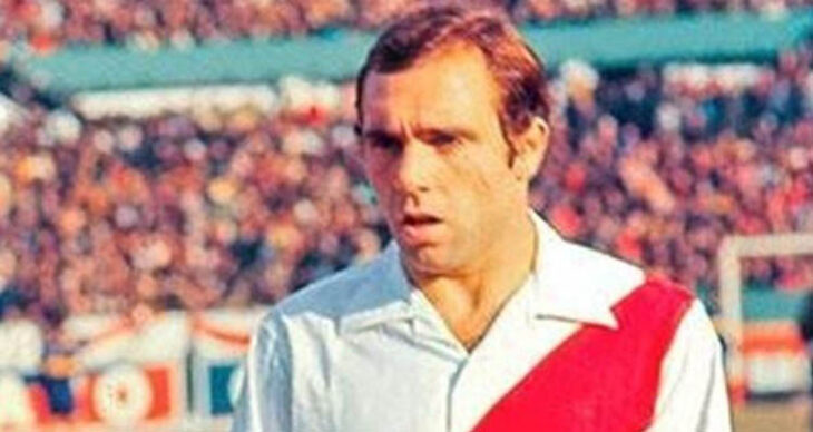 Daniel Onega con la elástica de River Plate a principios de la década de los setenta.