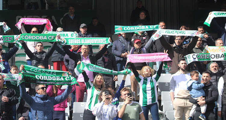 Las féminas fueron protagonistas en el Córdoba vs Atlético Baleares.