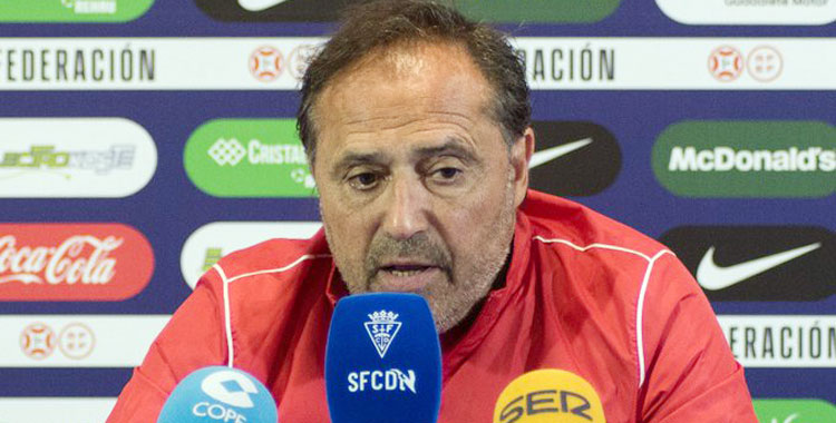 Alfredo Santaelena en su rueda de prensa previa al encuentro. Foto: San Fernando CDI