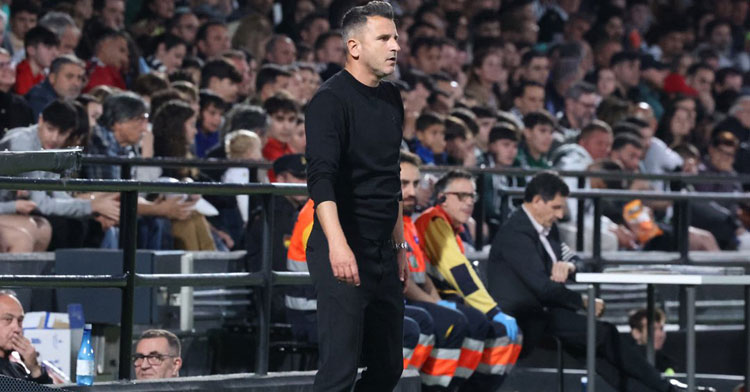 Iván Ania en su área técnica en Castalia. Foto: CCF
