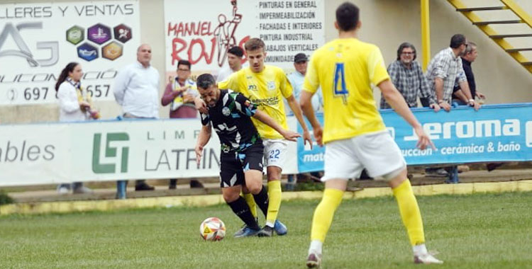Antonio Pino rescató un punto para el equipo de Falete. Foto: Antonio Quintero / Ciudad de Lucena