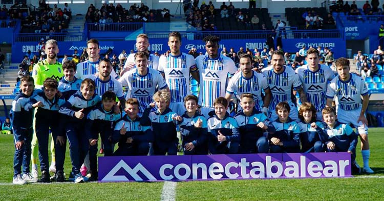 Formación del Atlético Baleares en un partido. Foto: CD Atlético Baleares