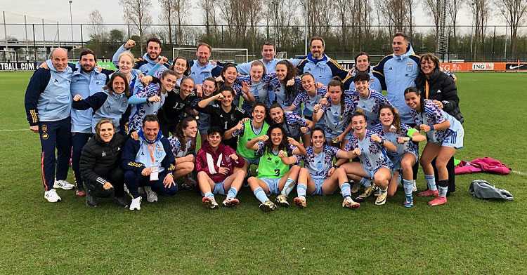 La celebración de las jugadoras de España sub17 en Noordwijk