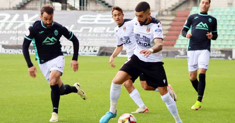 La escuadra balear en su duelo en el Estadio Romano. Foto: Mérida AD