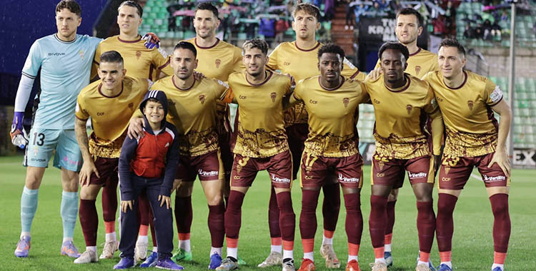 El once inicial del Córdoba CF en Mérida.