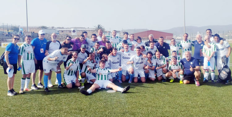 Una de las fotos de familia del Córdoba Genuine. Foto: CCF