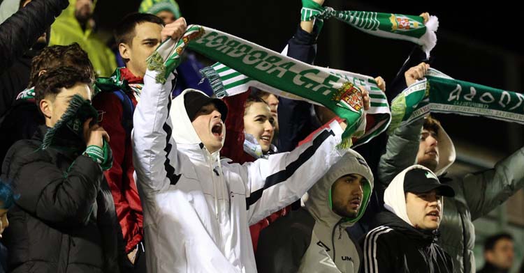 Aficionados del Córdoba en Mérida. Foto: CCF