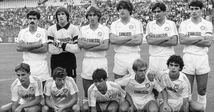 La Quinta del Buitre antes de un partido del Catilla. Foto: Real Madrid