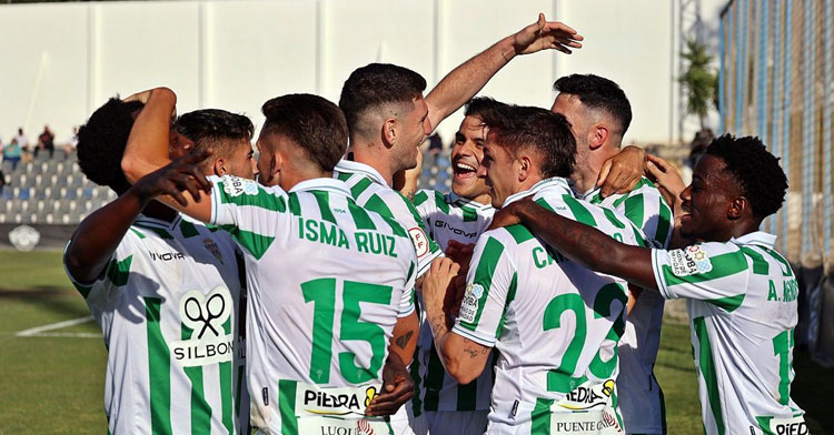 Los jugadores del Córdoba celebran un gol en Alicante. Foto: CCF