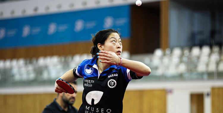 Jiaqi Meng al saque en un partido de esta temporada. Foto: RFETM