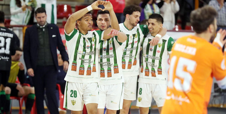 Osamanmusa, que ha marcado en los cuatro derbis andaluces de la liga, celebrando el tanto ante el Real Betis Futsal del pasado sábado. Foto: Córdoba Futsal