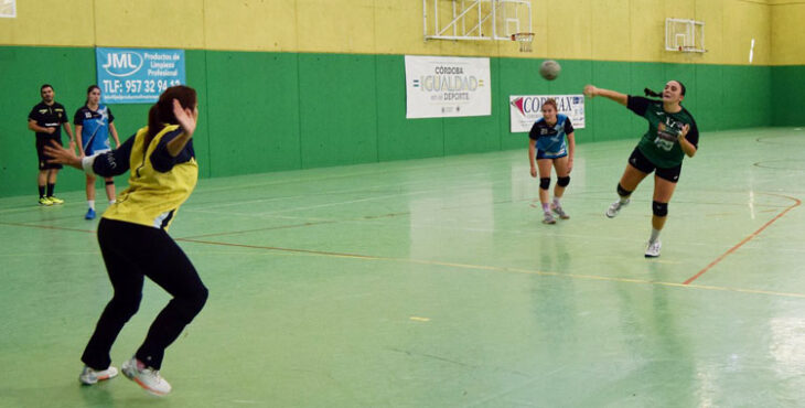 Lanzamiento de un penalti en un partido de Adesal. Foto: Laclasi.es