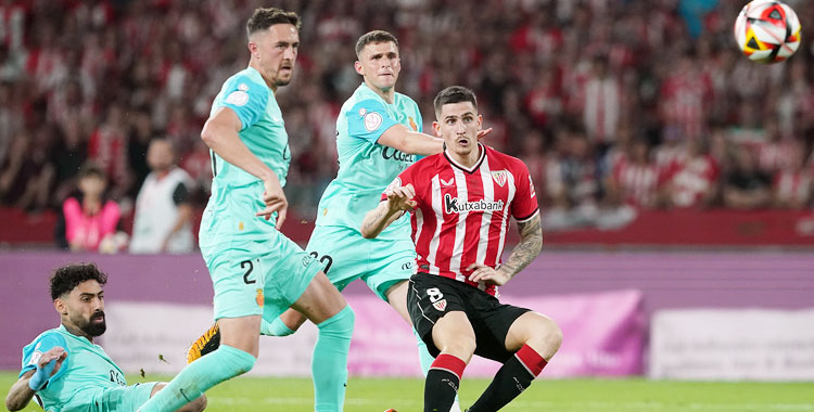 Antonio Raíllo durante la final ante el Athletic, justo en el remate a gol de Sancet que supuso el empate. Foto: RFEF