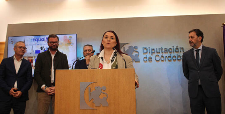 La presidenta de FEPAMIC, Sara Rodríguez, durante su intervención en la sala de prensa de la Diputación Provincial, ante la participación de su Fundación por tercer año consecutivo en el Equality.