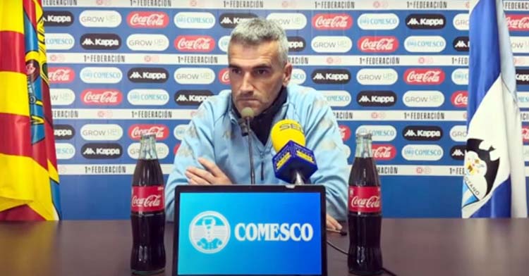 Vicente Parras en la previa del Córdoba-Alcoyano.