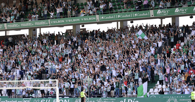 Aficionados del Córdoba en un partido en El Arcángel. Foto: CCF