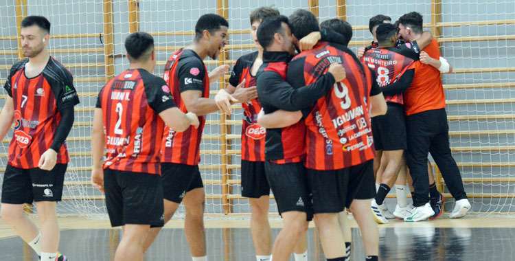 Los jugadores cajistas celebrando una de sus victorias. Foto: CBM